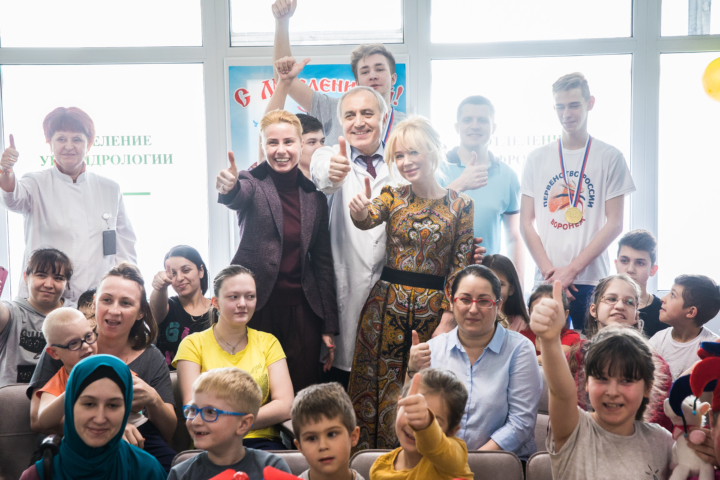 Национальный Центр организовал масленицу в Тушинской детской больнице