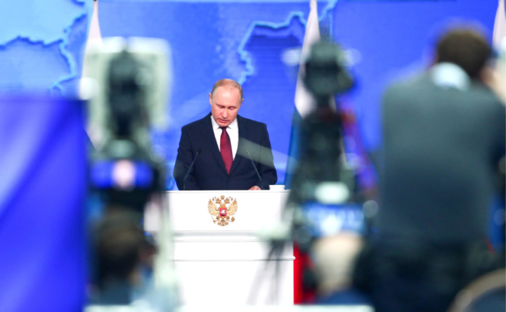 В Гостином дворе Президент России Владимир Путин озвучил 15-е послание Федеральному собранию.