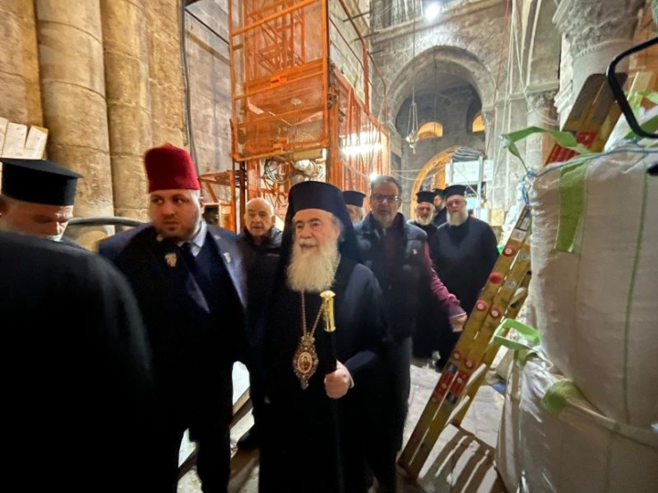 Иерусалимский Патриарх ознакомился с ходом работ в храме Гроба Господня