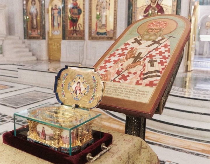 В Сретенский монастырь доставили ковчег с мощами святителя Луки Крымского